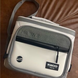 Igloo Dual-Tone Men's Bag with Logo
